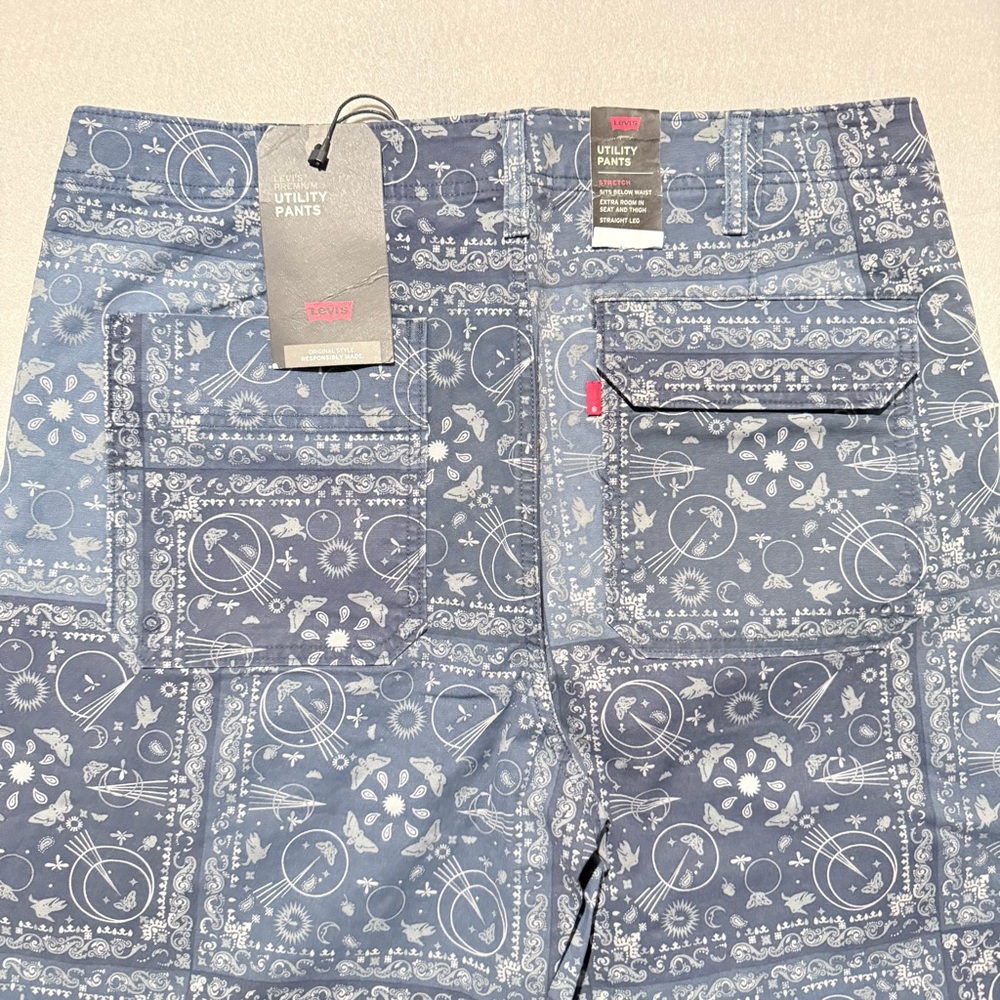 Levi's Premium Utility Bandana Printed Chore Pants Stretch Straight 36X32 NWT - Picture 9 of 10